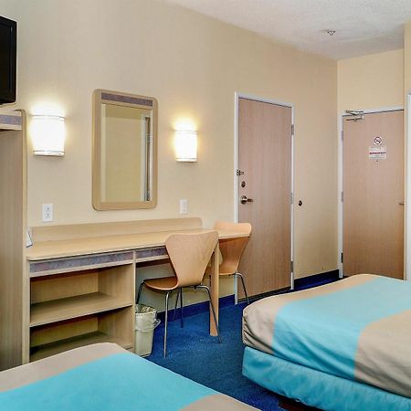 Motel 6-Peterborough, On Екстер'єр фото