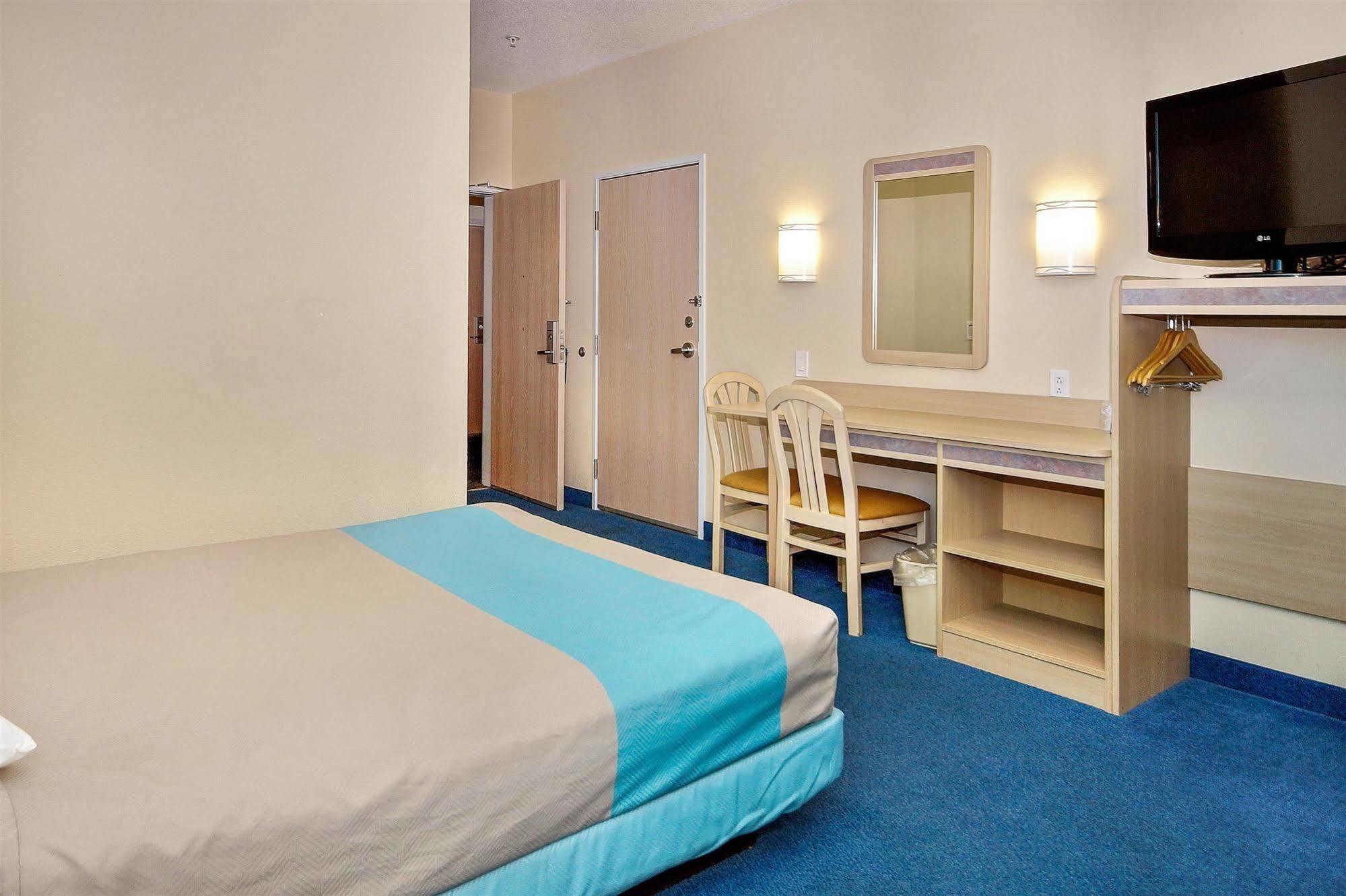 Motel 6-Peterborough, On Екстер'єр фото