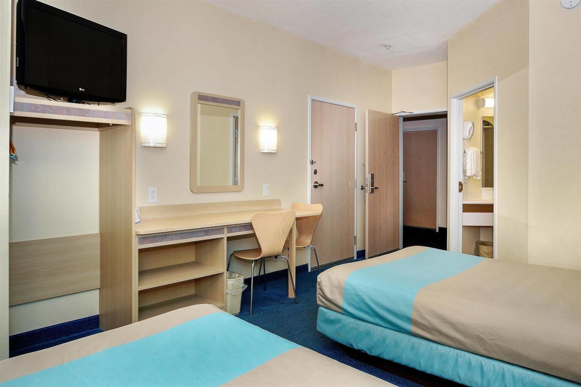 Motel 6-Peterborough, On Екстер'єр фото